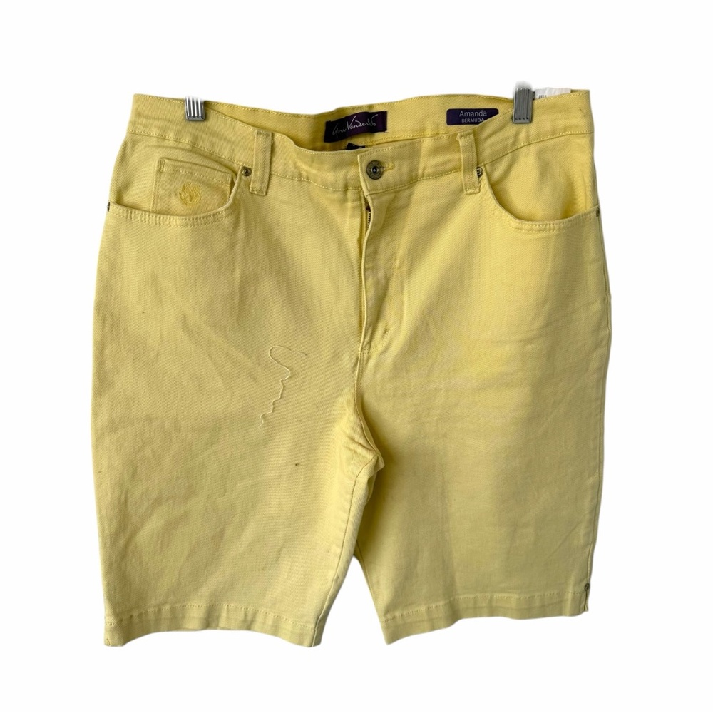 Vintage Gloria Vanderbilt Amanda Bermuda Shorts Yellow Size 16